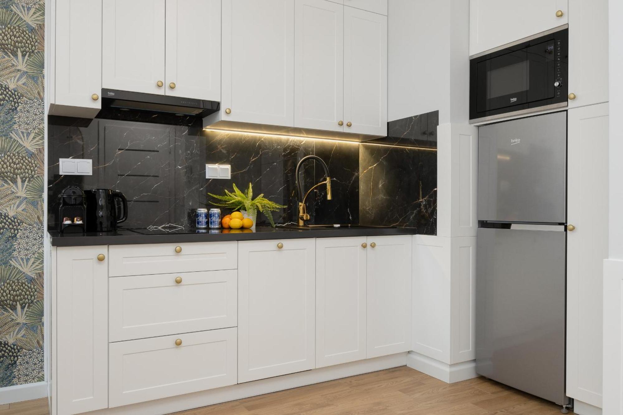 Elegant Near Rondo Onz By Renters Prestige Apartmán