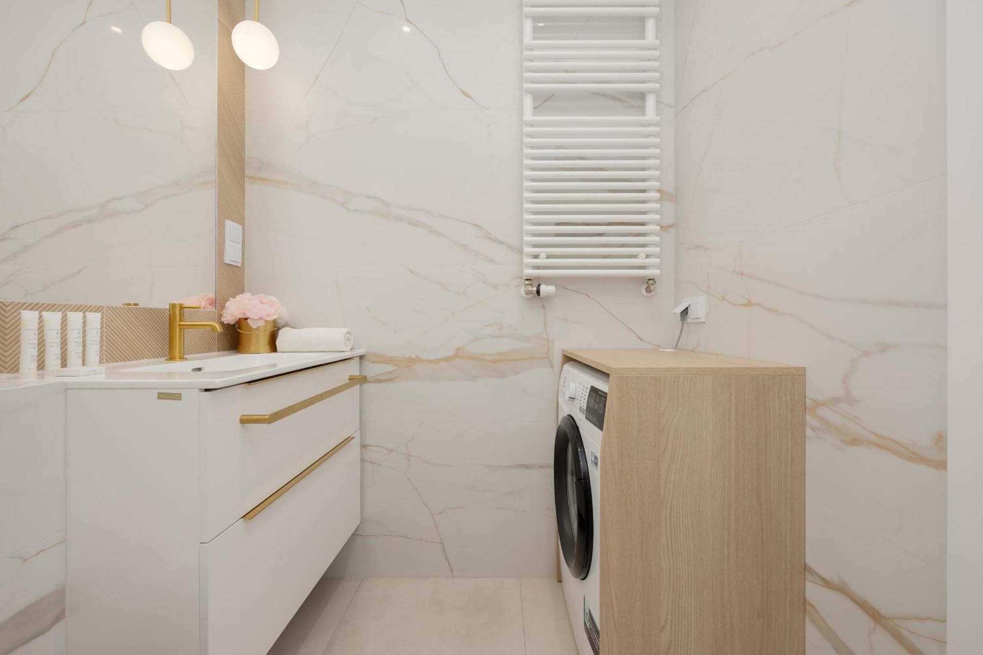 Elegant Near Rondo Onz By Renters Prestige Varsovia